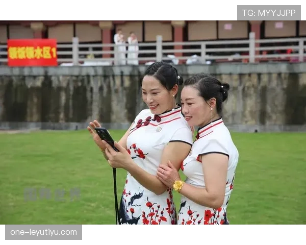 杨倩这么拼,休息天逛街都像顶级模特走秀? 杨倩这么拼,休息天逛街都像顶级模特走秀?